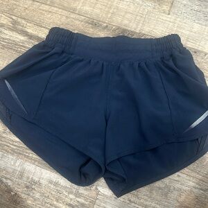 lululemon LR Hotty Hots! 2.5 inch, size 2, color NAVY !